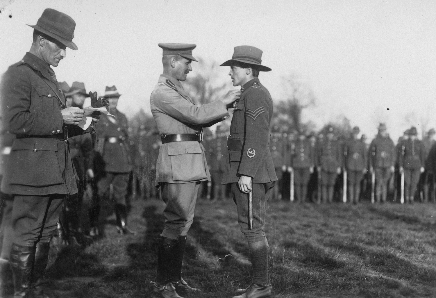 Lieutenant-General Sir William Birdwood presenting Sergeant Frederick Watson with the Distinguished Conduct Medal for bravery at Gallipoli.